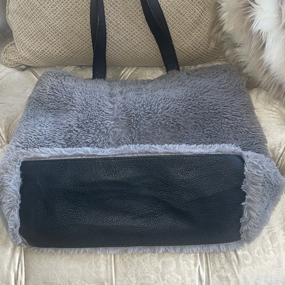 STEVE MADDEN GRAY COLOR AND BLACK & GREY LINING. - Picture 5 of 8